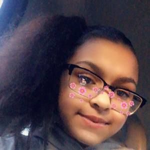 Meet your Posher, Riah